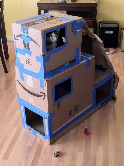 Cardboard Box Cat Tower, Diy Projects With Cardboard, Cat House Diy Cardboard, Cat Trees Diy Easy, Cat Jungle Gym, Cat Diy Crafts, Cat Playhouse, Cardboard Cat House, Cat Castle