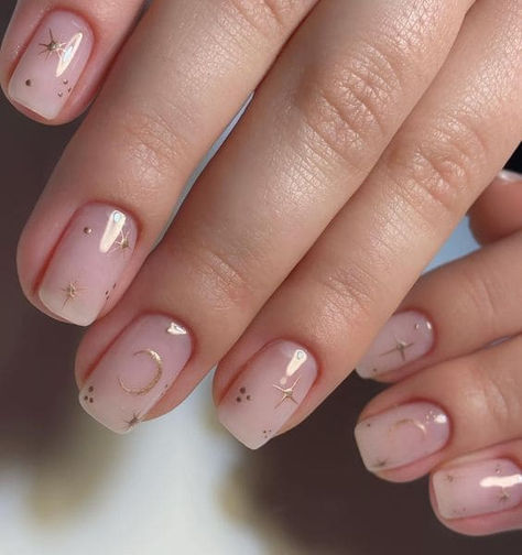 classy gold nails: stars and moon Classy Gold Nails, February Nail Designs, Toe Nail Art Designs, Flori Fondant, Winter Glam, Foot Nail, Nail Designs Pictures, February Nails, Subtle Nails