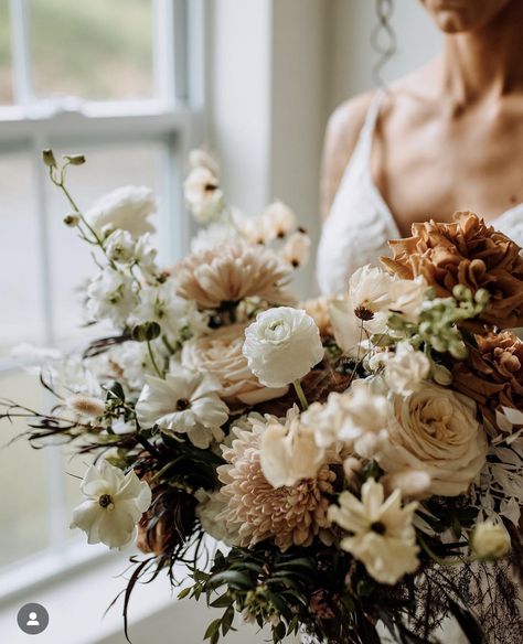 November Wedding Photography, Elegant Wedding Bouquets, Fall Wedding Flowers, Sydney Wedding, Jewish Wedding, Wedding Mood Board, Wedding Flower Arrangements, Wedding Mood, Wedding Magazine