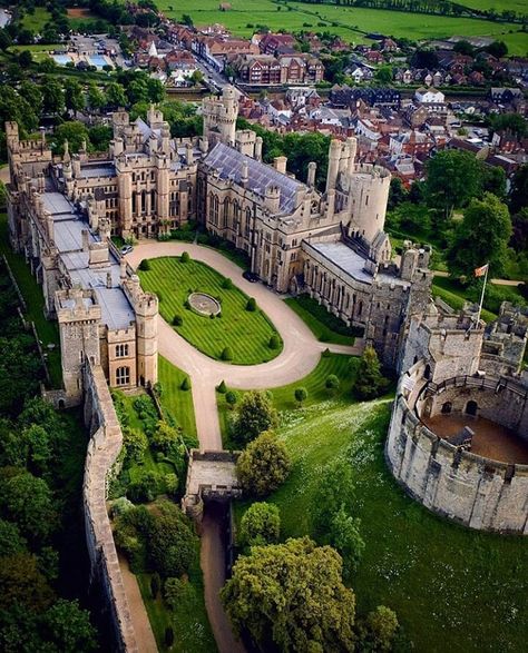 Castle Study, Arundel Castle, British Castles, Castles Of The World, Castle Mansion, Famous Castles, Sussex England, European Castles, Castle House