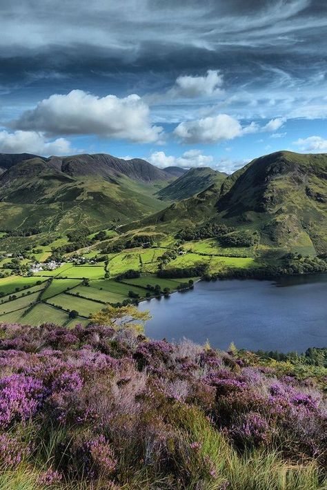 Best English Travel Destinations That Aren’t In London Travel English, Photos Black And White, Kentish Town, Lake District England, Green Hills, Landscape Pictures, English Countryside, Cumbria, Lake District