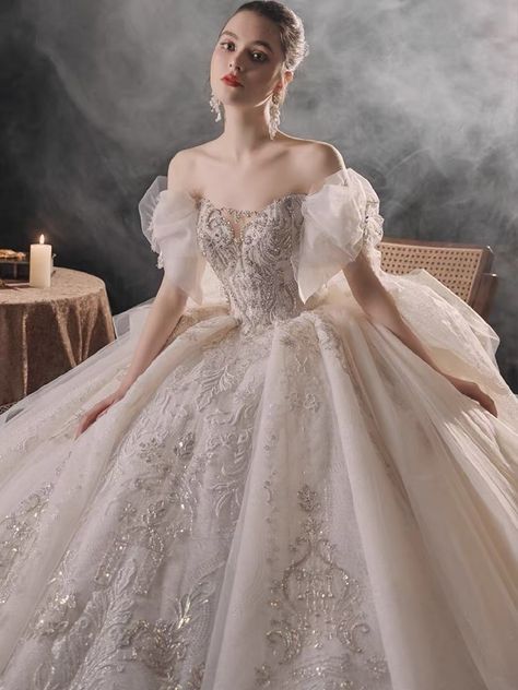 puff sleeve #wedding clothing Princess Wedding Dresses Puff Sleeves, Luxury Puff Sleeve Wedding Dress With Fitted Bodice, Luxury Wedding Dress With Puff Sleeves, Luxury Elegant Puff Sleeve Wedding Dress, Spring Vintage Wedding Dress With Puff Sleeves, Gloves Wedding Dress, Bride Aesthetic, Dress With Puffy Sleeves, Debut Ideas