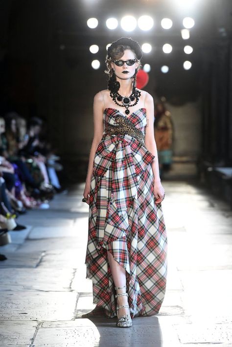 Gucci 2017, Resort 2017 Fashion, Gucci Runway, Tartan Fashion, Winter Typ, Jada Pinkett Smith, Tartan Dress, Gucci Fashion, Creation Couture