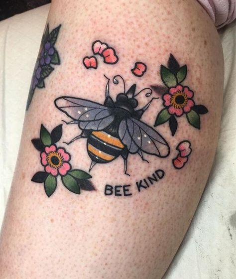 Tattoo Sleeve Filler, Back Of Arm Tattoo, Tattoos Geometric, Hand Tattoos For Women, Bee Tattoo, S Tattoo, Piercing Tattoo, Love Tattoos, Finger Tattoos