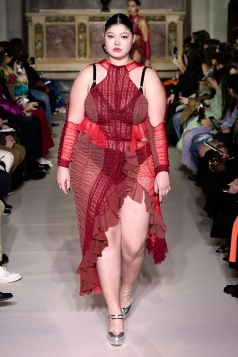 Ester Manas, Fashion Collection Inspiration, Ss 25, Fall 2023 Ready To Wear, 2023 Ready To Wear Collection, Model Runway, Gorgeous Style, Chubby Fashion, Fashion Week 2016