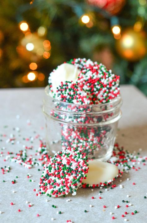 We're getting Merry on Mini Chef Mondays with Christmas Nonpareils! It's a kid-friendly homemade holiday candy recipe Christmas Nonpareils, Nonpareils Recipe, Rice Krispie Treats Christmas, Rolo Pretzels, Holiday Candy Recipes, Sweet Potato Recipes Baked, Edible Christmas Gifts, Mini Chef, Easy Christmas Treats