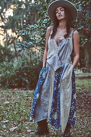 Distressed Outfit, Hippie Dresses Boho, Hippy Fashion, Hippie Dress, Free Love, Free People Style, Hippie Dresses, Perfect Palette, Photoshoot Outfits