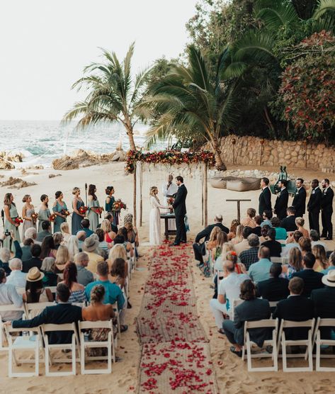 Private Island Wedding, Millennial Wedding, Mexico Wedding Venue, Destination Wedding Cost, Mexican Beach, Courtyard Wedding, Wedding In Mexico, Hawaii Pictures, Tulum Wedding