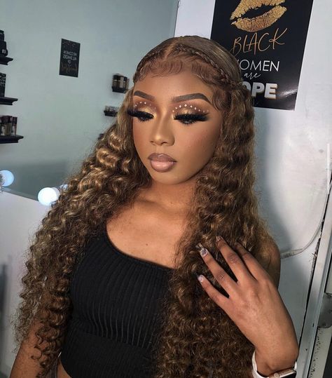 Rose Gold Makeup Black Women, Makeup Usernames Ideas, 16 Birthday Makeup, Gold Makeup For Prom, Bronze Photoshoot, Baddie Makeup Black Women, 21st Birthday Makeup Ideas, Gold Prom Makeup Looks, Birthday Makeup Looks Natural