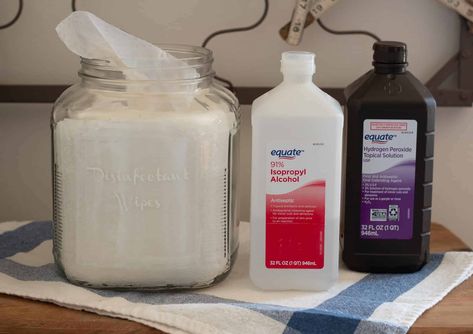 Diy Disinfecting Wipes, Homemade Clorox Wipes, Homemade Disinfecting Wipes, Homemade Cleaning Wipes, Homemade Wipes, Wipes Diy, Lysol Wipes, Disinfectant Wipes, Homemade Cleaning Supplies