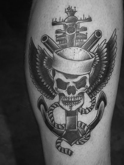 Beautiful traditional tattoo work honoring this veteran's service. #traditionaltattoo #skulltattoo #blackandgraytattoo #americantattoo #navytattoo #military #americanpride #tattoos #anchortattoo Navy Tattoo Ideas, Battleship Tattoo, Navy Seal Tattoos, Us Navy Tattoos, Navy Anchor Tattoos, Naval Tattoos, Kurt Tattoo, Marine Tattoos, Navy Tattoos