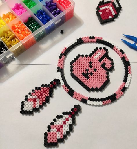 Handmade idea for perler beads from Pe_Idea. WOW work! Designs picture beads. It's Dream Catcher. New Bts! This best idea for all artist and fun K-pop Bts Love. Perler Beads Dream Catcher, Kpop Perler Beads, Bts Perler Beads, Bts Diy, Perler Beads Ideas, Pe Ideas, Kandi Ideas, Beads Pattern, Beads Designs