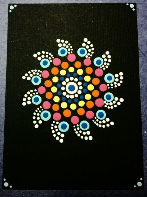 Dotting Painting, Dot Mandalas, Easy Mandala, Aboriginal Painting, Simple Mandala, Mandala Art Lesson, Canvas Painting Designs, Dot Mandala, Dot Art Painting