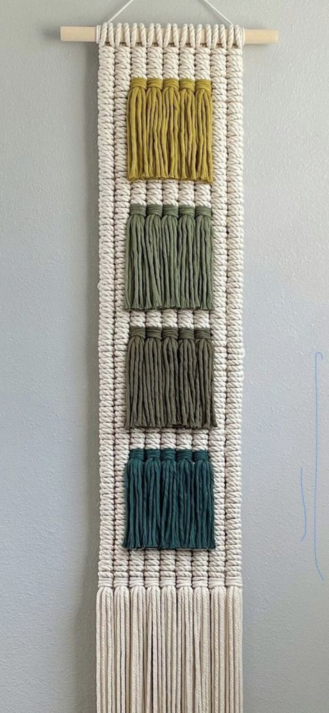 3 Color Macrame Pattern, Mid Century Modern Macrame, Pixel Macrame Pattern, Modern Macrame Patterns, Macrame Pixel Art, فن النسيج, Macrame Crafts, Modern Macrame Wall Hanging, Macrame Weaving