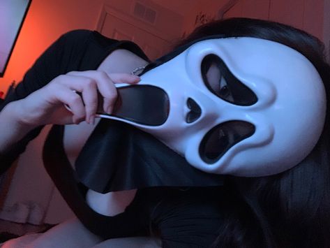 Female Ghostface Aesthetic, Female Ghostface, Snapchat Selfies, Horror Villains, Halloween Photo, Fotos Goals, Dark Grunge, Wanting More, Face Pictures