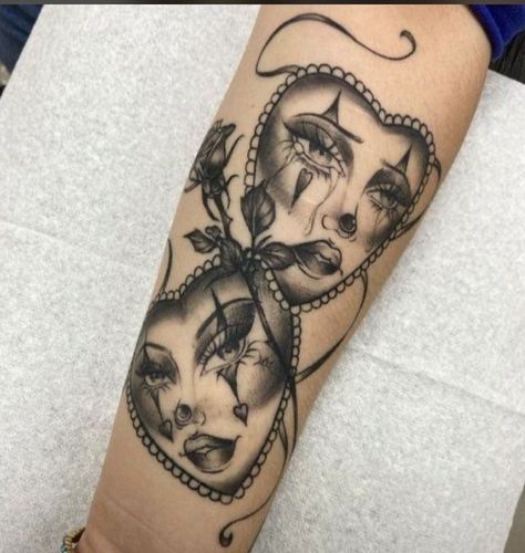 Chola Style Tattoo, Two Faced Tattoo, Chicana Tattoos For Women, Grunge Tattoo Designs, Joker Tattoo For Women, Hispanic Tattoos, Payasa Tattoo, Dr Tattoo, Latest Tattoo Design