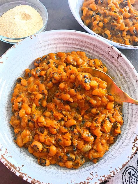 Nigerian black eyed peas porridge African Black Eyed Peas Recipe, Nigerian Black Eyed Peas Recipe, Beans Porridge, Peas Porridge, Blackeyed Pea Recipes, Nigerian Stew, Nigerian Foods, Souper Bowl, Black Eyed Peas Recipe