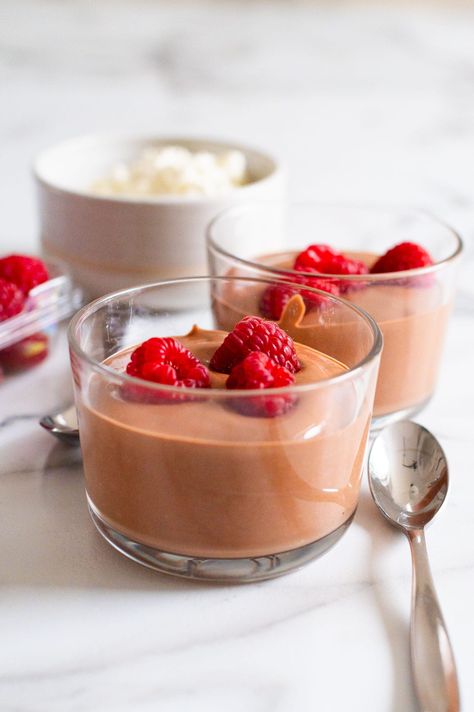 Cottage Cheese Chocolate Pudding Cottage Cheese Chocolate Pudding, Healthy Pudding Recipes, Cottage Cheese Chocolate, Homemade Cottage Cheese, Cheese Pudding, Queso Cottage, Valentines Recipes Desserts, Cut Recipe, Chocolate Pudding Recipes