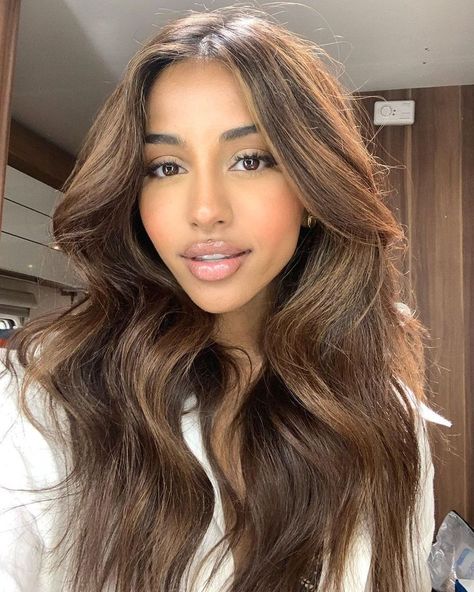 Maria Thattil, Glossy Brunette, Light Ash Blonde Hair, Hair Change, Brunette Balayage Hair, Honey Blonde Hair, Brown Hair Balayage, Haircuts Straight Hair, Balayage Brunette