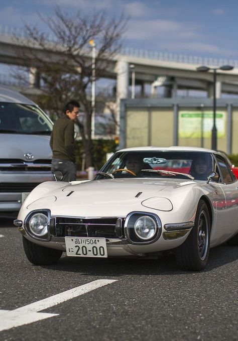 Older Cars, Toyota 2000gt, Toyota Car, Japanese Sports Cars, Fb Cover, Old Car, Japan Cars, Toyota Cars, Toyota Tundra