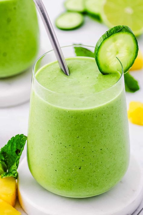 Pineapple Cucumber Smoothie | The Picky Eater Kiwi Cucumber Smoothie, Pineapple Cucumber Smoothie, Smoothie With Banana, Pineapple Shake, Pineapple Cucumber, Cucumber Smoothie, Drinks Smoothies, Cucumber Juice, Paleo Food