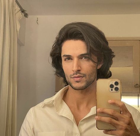 Men's Long Hairstyles Wavy, Siddharth Gupta, Man Haircut, Italian Hair, Hair Doo, Boys Haircut, Mens Hairstyles With Beard, Gents Hair Style, Guy Haircuts Long