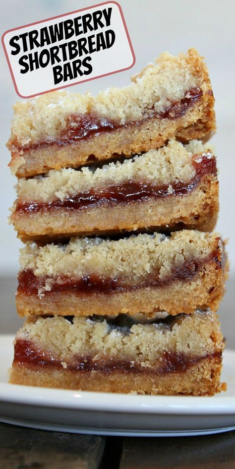 Strawberry Shortbread Bars recipe from RecipeGirl.com #strawberry #shortbread #bars #recipe #RecipeGirl Strawberry Jam Bars Recipes, Strawberry Shortbread Bars, Kolaczki Cookies, Strawberry Shortbread, Xmas Sweets, Apartment Recipes, Shortbread Bars Recipes, Yummy Bars, Jam Bars