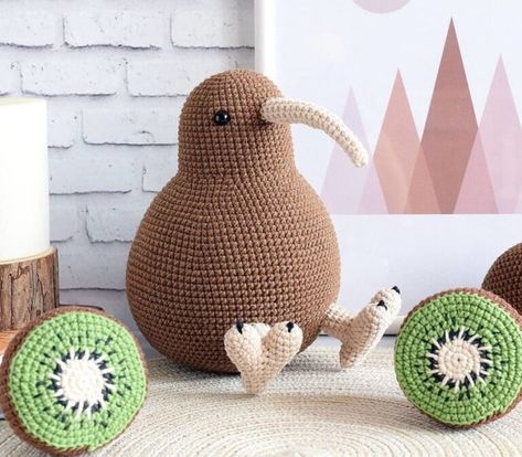 Amigurumi Kiwi Bird Free Crochet Pattern - Amigurumi SDBES Knifty Knitter, Bird Free, Kiwi Bird, Crochet Panda, Crochet Unicorn, Crochet Elephant, Crochet Amigurumi Free, Free Amigurumi Patterns, Bird Pattern