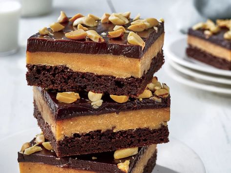 Peanut Butter Fudge Bars, Desserts Without Eggs, Squares Recipes, Desserts Mini, Butter Desserts, Bar Desserts, No Egg Desserts, Chocolate Creations, Keto Salad