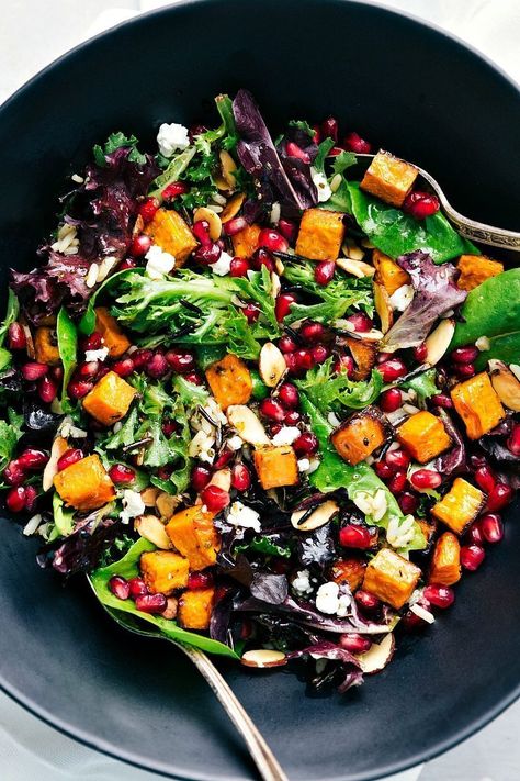 Pomegranate & Wild Rice Salad | Chelsea's Messy Apron Sweet Potato Wild Rice, Stone Fruit Salad, Winter Salads, Salad Kale, Wild Rice Salad, Pomegranate Salad, Resep Salad, Winter Salad, Rice Salad