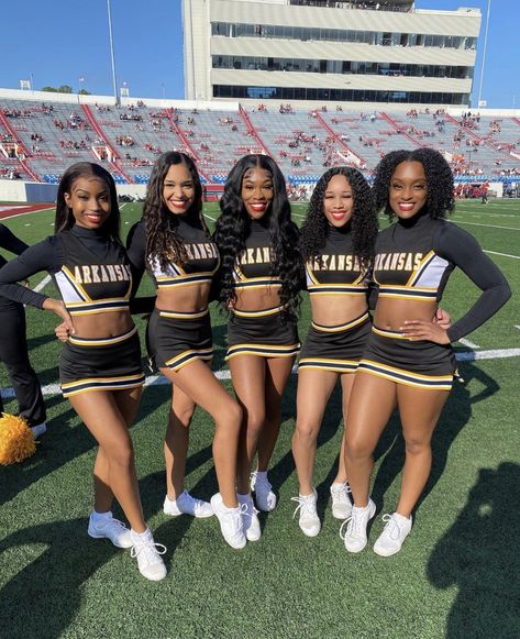 Cheerleading Black People, Black Cheerleader Aesthetic, Kayla Pittman, Hbcu Cheerleaders, Hbcu Cheer, Cheerleading Aesthetic, Cheerleading Pics, Cheer Black, Cheerleading Videos