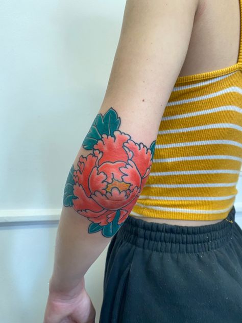 Peony Elbow Tattoo, Peony Tattoo Traditional, Elbow Tattoo, Peony Tattoo, Red Peony, Elbow Tattoos, Peonies Tattoo, Awesome Tattoos, Red Peonies