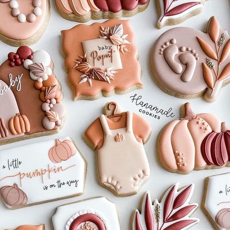 Hanamade Cookies on Instagram: "I hope everyone had a wonderful thanksgiving! I had so much fun with these baby shower cookies- now onto allllll the Christmas cookies!! . . . Front door design, square, and leaf inspo from @urban__sugar and her amazing autumn sets! 😍 and the sonogram idea is from @sugarsbyleah ! It was so genius I had to do my take on it! . . . . . . . . . . #fallcookies #leafcookies #babyshowercookies #babycookies #pumpkincookies #autumncookies #thanksgivingcookies #designercookies #cookieartist #royalicingrecipe #thanksgiving #thanksgivingdinner #thanksgivingrecipes #sugarcookierecipe #decoratedcookies #sugarcookiesofinstagram #cookiedecorating #cookieinspo #royalicingcookies #customcookies #customdecoratedcookies #cookieinspiration #cookieart #talentedcookiers #icedco Mini Pie Cookies, Pumpkin Baby Shower Cookies Girl, Fall Baby Shower Sugar Cookies, Fall Gender Reveal Cookies, Fall Baby Shower Cookies Boy, Fall Baby Shower Cookies Girl, A Little Pumpkin Is On The Way Cookies, Little Pumpkin Baby Shower Cookies, Fall Baby Shower Cookies