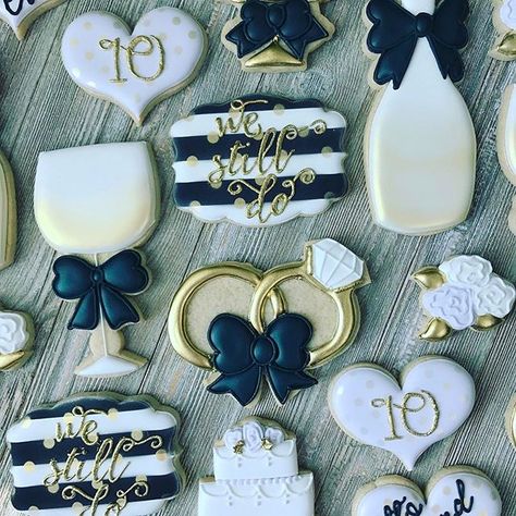 Cookies to celebrate a 10 year anniversary! *design inspired by Sweetbaketique #anniversarycookies #westilldo #weddingcookies #customcookies #decoratedcookies #royalicing #cookiesofinstagram #petitetreatsbykelly Wedding Anniversary Cookies, Spade Designs, 10th Wedding Anniversary Party, 10 Year Wedding Anniversary, Cookies Design, 10th Anniversary Party, Anniversary Cookies, Engagement Cookies, Simple Backyard