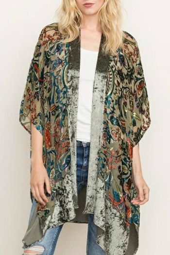 This colorful kimono has a fun boho and vintage feel to it. Looks great over dress or with a solid tee and jeans. One size fits most. Velvet Kimono Outfit, Kimono Floral, Kimono Outfit, Velvet Kimono, Beautiful Kimonos, Boho Kimono, Print Kimonos, Vintage Velvet, Unique Designers