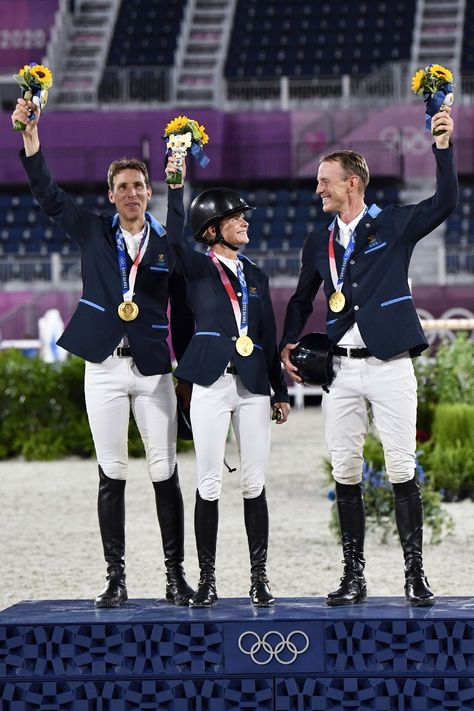 Olympic Show Jumping, Olympic Games Aesthetic, Equestrian Olympics, Olympics Aesthetic, Showjumping Aesthetic, Olympic Horses, Olympic Winners, Olympic Equestrian, Camp Dress