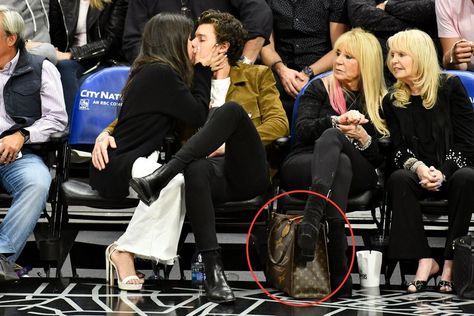 Shawn Mendes Kissing, Shawn Camila, Shawn And Camila, Shawn Mendes And Camila Cabello, Faceless Men, Brent Rivera, Investigative Journalism, 12 November, Celebrity Sightings