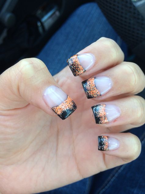 French Tip Art Designs, French Tip Art, Fall Nails French Tip, Acrylic Fall Nail Designs, Halloween Nails Acrylic Simple, Nails Acrylic Simple, Halloween Nails Acrylic, Halloween Acrylic, November Calendar