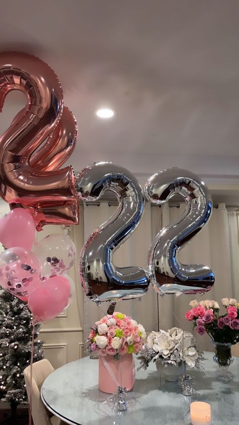 22 Birthday Astethic, 22th Birthday Ideas, 24th Birthday Balloons, 20 Bday Balloons, Pink 22nd Birthday, 22nd Birthday Aesthetic, Hello 22 Birthday Balloons, Giveaway Ideas Birthday, 22 Birthday Ideas