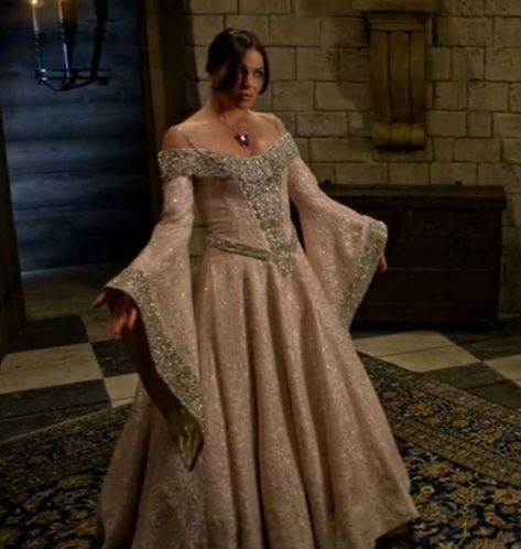 Camelot Ball Once Upon A Time Regina Outfits, Regina Once Upon A Time Outfits, Once Upon A Time Dresses, Once Upon A Time Costumes, Once Upon A Time Outfits, Regina Once Upon A Time, Ouat Costumes, Time Costume, Fancy Dress Ideas