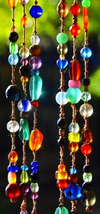 Chimes, Sun Catchers, Reclaimed Art Reclaimed Art, Hantverk Diy, Diy Lampe, Rain Chain, Beading Jewelry, Deco Boheme, Beaded Curtains, Dreamcatchers, Dream Catchers