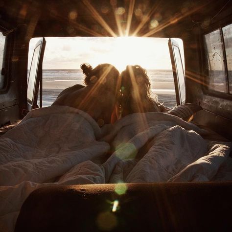 Travel (@TravelingSnaps) | Twitter Couple Funny, Instagram Couples, Camping Photography, Foto Poses, A Truck, 인물 사진, Two People, Travel Couple, Hopeless Romantic