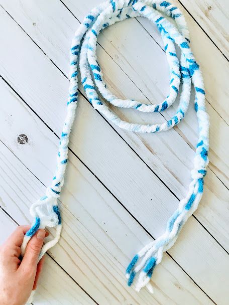 Diy Jump Rope, Shoe Box Gift Ideas, Shoebox Gift Ideas, Rope Tutorial, Easy Crochet Tutorials, Old Tee Shirts, Rope Workout, Travel Sewing Kit, Jump Rope Workout