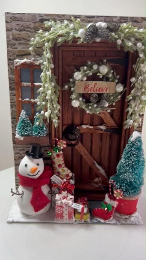 Christmas Diorama Diy, Christmas Diorama Ideas, Christmas Dioramas, Christmas Fayre Ideas, Diy Christmas Village Displays, 3d Christmas Cards, Christmas Door Decorating Contest, Christmas Diorama, Diy Christmas Village