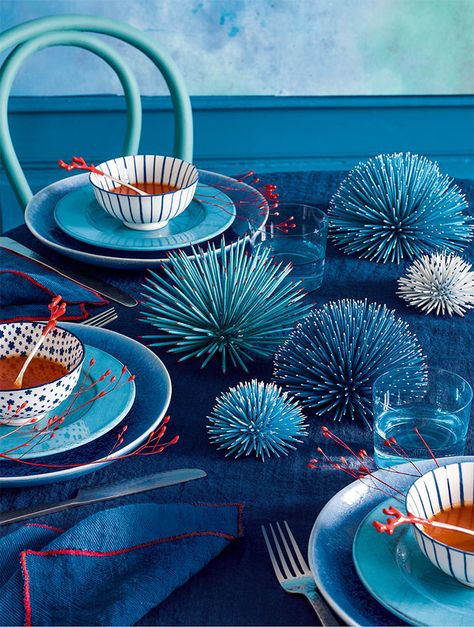 DIY déco : créer soi-même des oursins pour un cabinet de curiosité pour décorer sa table     DIY deco: create yourself sea urchins for a cabinet of curiosity to decorate his table Decoration Theme Marin, Ocean Centerpieces, Deco Theme Marin, Buffet Theme, Diy Baby Bows, Decoration Buffet, Coastal Deco, Deco Marine, Diy Aquarium