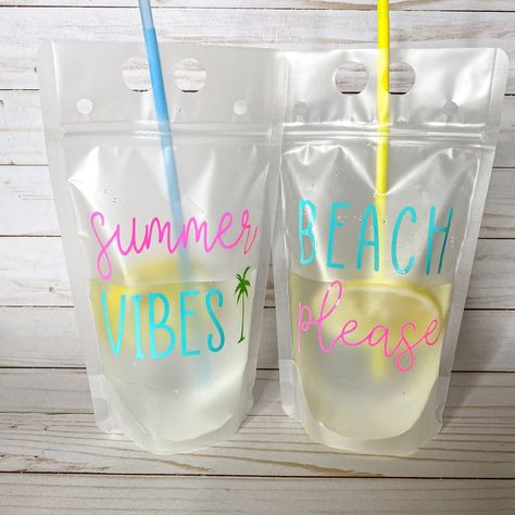 Adult Drink Pouches, Summer Party Drink, Girls Beach Trip, Drink Pouches, Party Favors For Adults, Bachelorette Party Planning, Lake Beach, Girls Getaway, Diy Tumblers