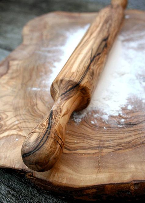 Deco Nature, Wood Turning Projects, Wooden Board, Wooden Table, Olive Wood, Rolling Pin, Lathe, Wood Turning, Kitchen Utensils