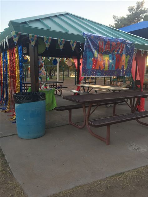 Decorate Pavilion Birthday, Park Ramada Birthday Decorations, Superhero Park Birthday Party, Public Park Birthday Party Ideas, Picnic Shelter Birthday Party, Park Shelter Decorations, Pavilion Birthday Party Decorations, Park Shelter Birthday Party, Park Birthday Party Food