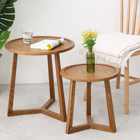 Pedastal Table, Round Table Modern, Dinner Tables Furniture, Mini Coffee Table, Side Table Desk, Coffee Table Simple, Simple Balcony, Wooden Side Tables, Small Round Table