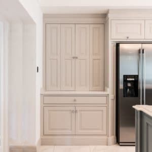 Introducing Neutrals in the kitchen from Farrow & Ball - Nicholas Bridger Farrow And Ball Drop Cloth Cabinets, Dimity Farrow And Ball, Neutral Kitchen Cabinets, Farrow And Ball Kitchen, Beige Kitchen Cabinets, Neutral Colour Scheme, High Gloss Kitchen, Wimborne White, Beige Cabinets